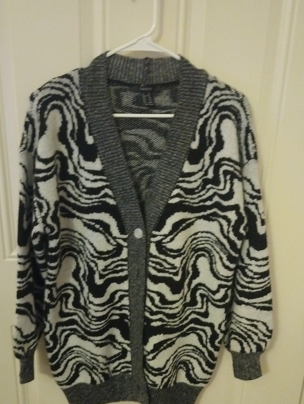 Forever 21 Black and White Knit Cardigan